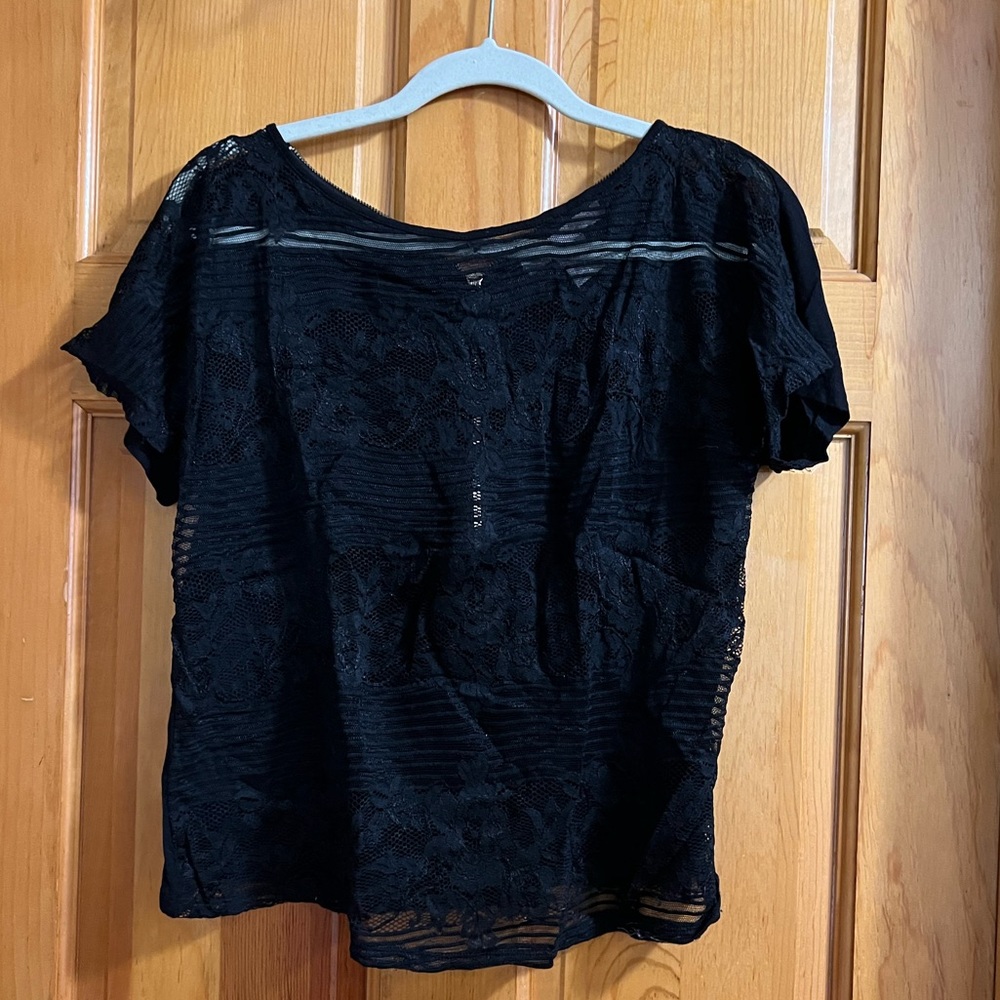 Forever 21 S lace front Tshirt